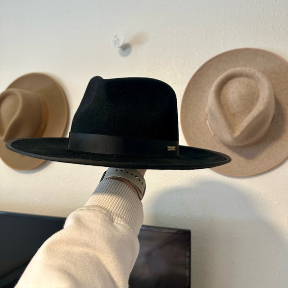 GigiPip Monroe in Brown - Picture 8 of 14